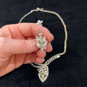 JA11-Vintage Hollywood Regency Rhinestone Necklace & Earrings Set